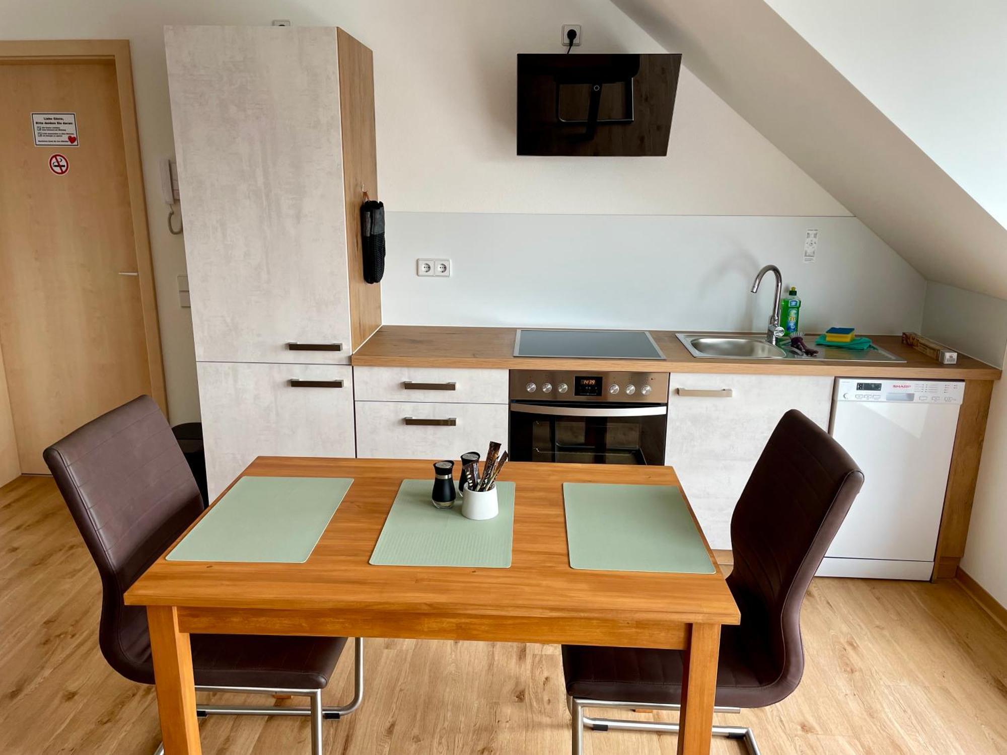 Stadtoase Geraeumige Gaestewohnungen Mit Balkon, Komfort, Modernitaet Und Ruhe, Fuer Monteure Geeignet, Free Wifi Frankenberg ภายนอก รูปภาพ